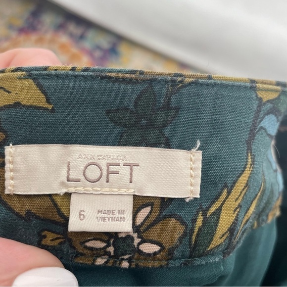 ANN TAYLOR LOFT Women’s Knee Length Pencil Skirt Blue/green Floral size: 6 - Picture 6 of 10